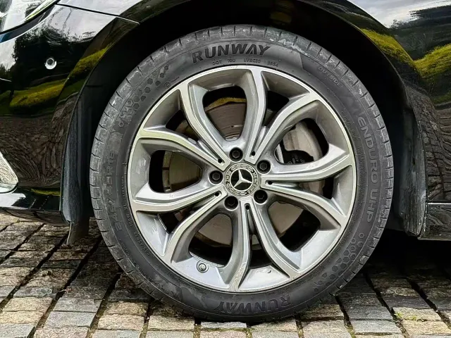 Mercedes-Benz Mercedes-Benz E-Class 2022 E 300 L Luxury — Фото автомобиля 14