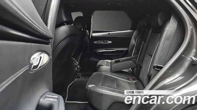 Genesis GV70 — Фото автомобиля 17
