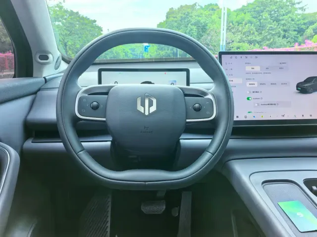 Leapmotor C10 — Фото автомобиля 8