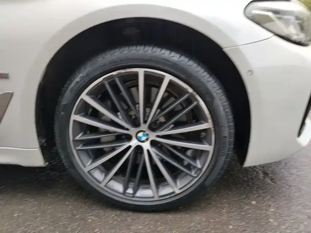 BMW 5 Series — Фото автомобиля 24
