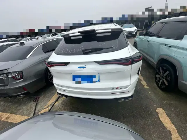 Changan Z6 — Фото автомобиля 10