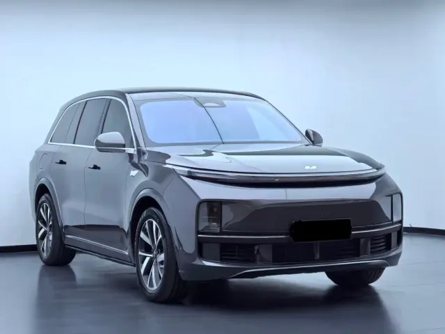 Li Auto L8 — Фото автомобиля 2
