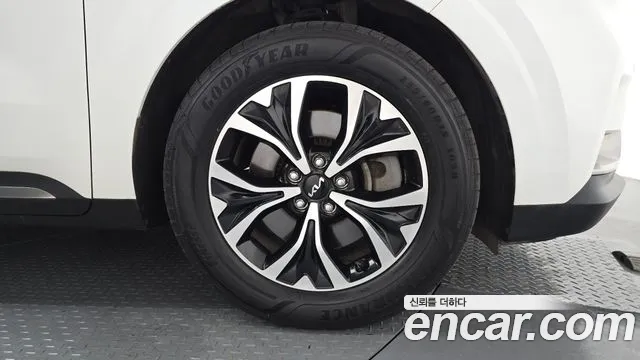 Kia Canival Carnival 4 поколение Бензин 9 мест Noblesse — Фото автомобиля 21