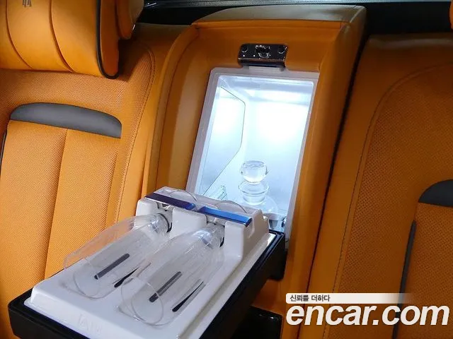 Rolls-Royce Cullinan — Фото автомобиля 17