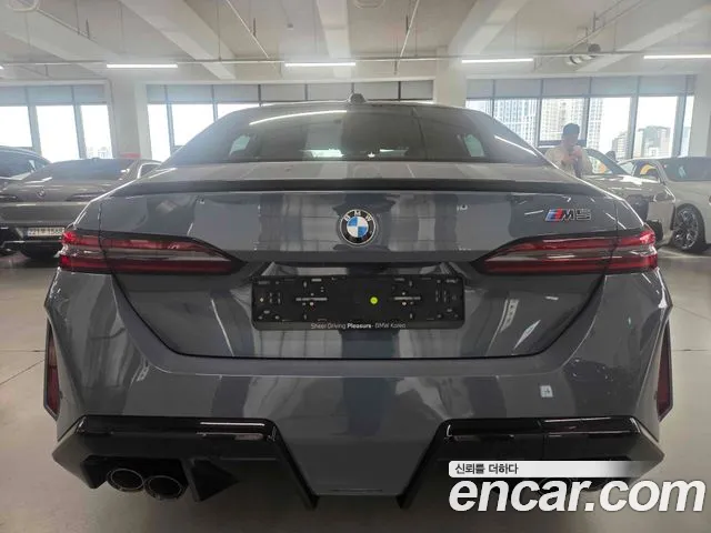 BMW M5 — Фото автомобиля 9