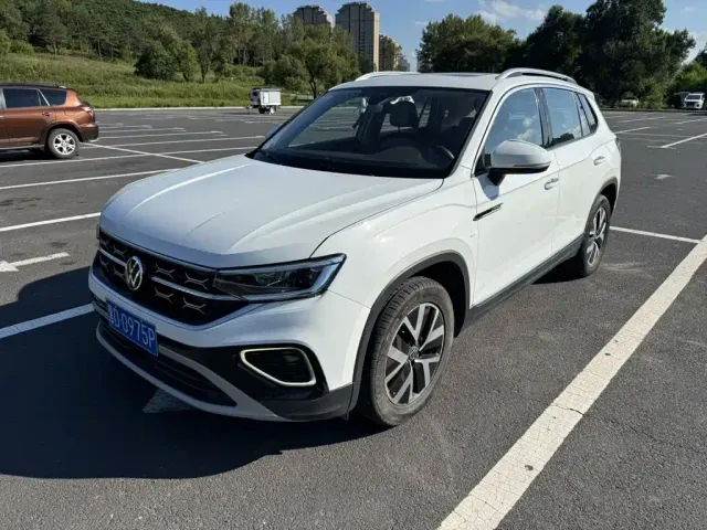 Фотография автомобиля — Volkswagen Tayron