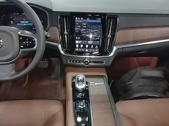 Volvo V90 — Фото автомобиля 12