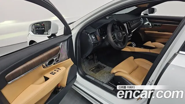 Вольво S90 — Фото автомобиля 11
