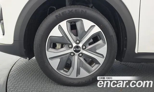 Kia Niro — Фото автомобиля 5