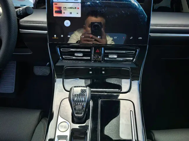 GAC Trumpchi M8 — Фото автомобиля 17