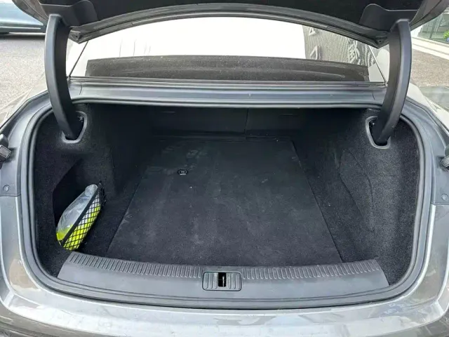 IM Motors L7 — Фото автомобиля 8