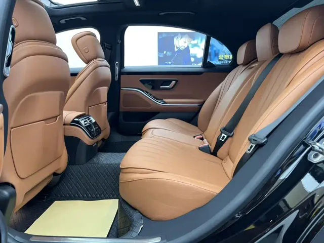 Mercedes-Benz S-Class — Фото автомобиля 19