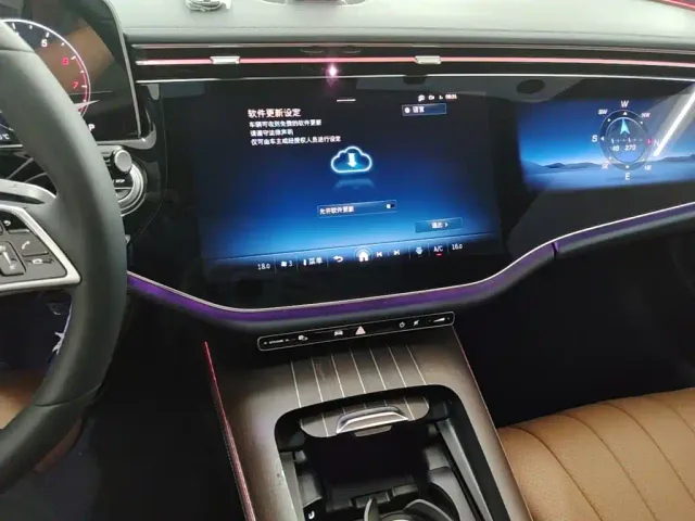 Mercedes-Benz E-Class — Фото автомобиля 12