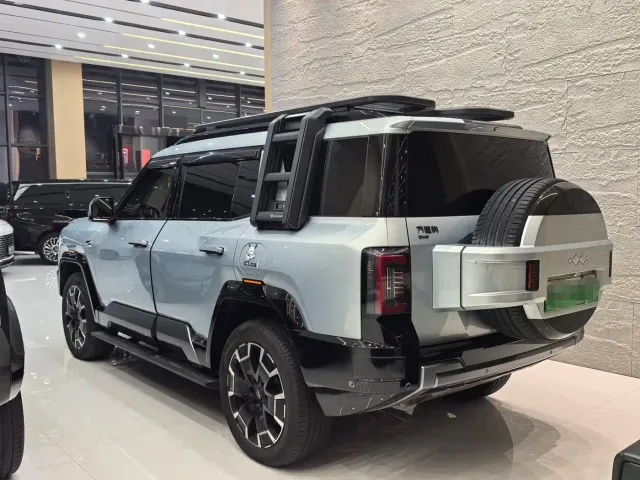 BYD FangChengBao Leopard 8 — Фото автомобиля 15