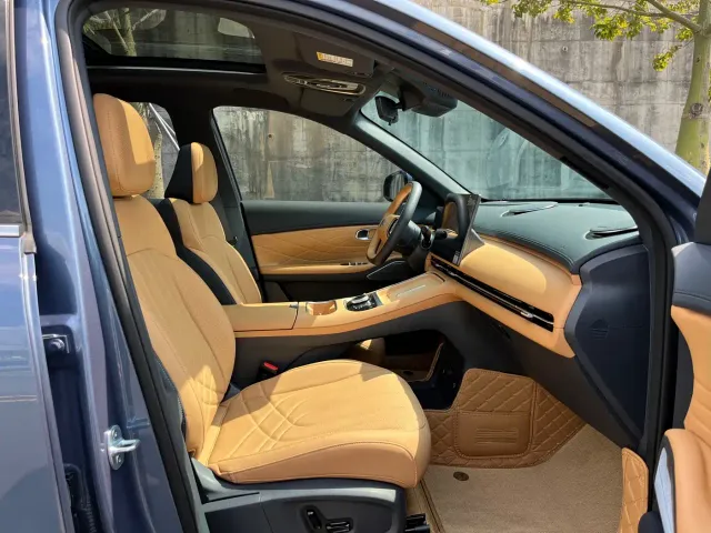Geely Galaxy Starship 7 EM-i — Фото автомобиля 17