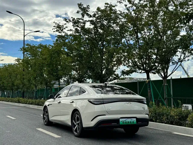 BYD Seal 07 DM-i — Фото автомобиля 5