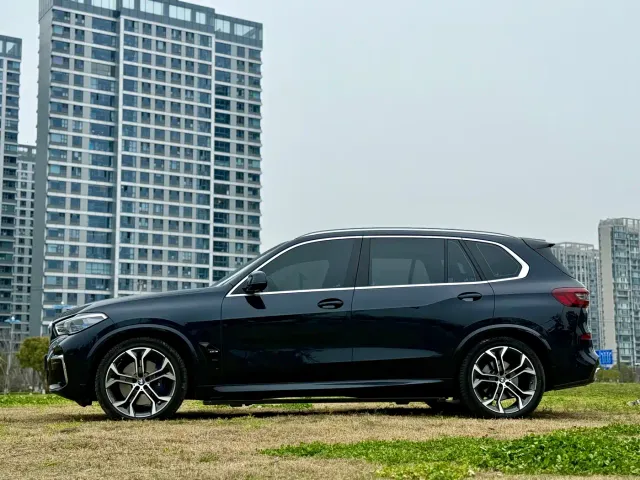 BMW X5 — Фото автомобиля 12