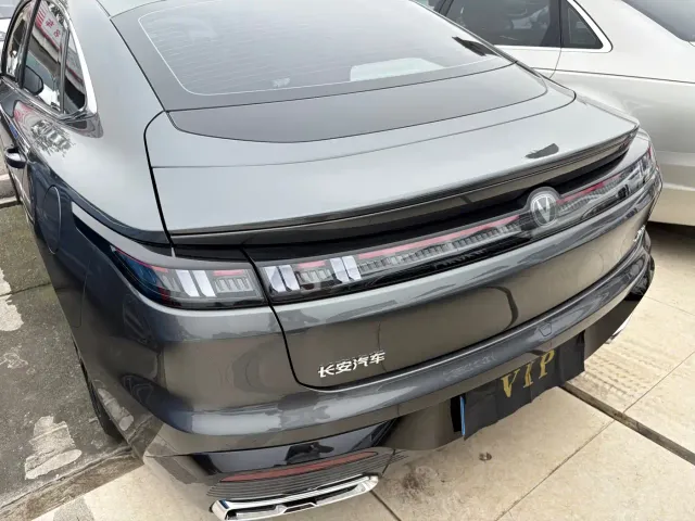 Changan Eado — Фото автомобиля 8