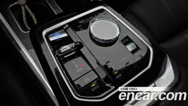BMW i7 G70 — Фото автомобиля 9