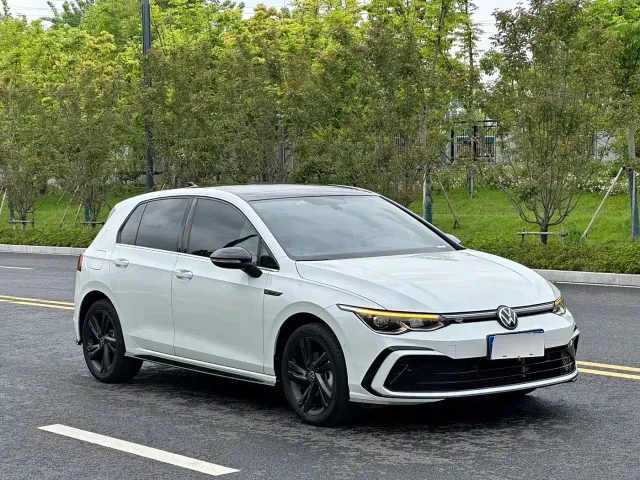 Volkswagen Golf — Фото автомобиля 3