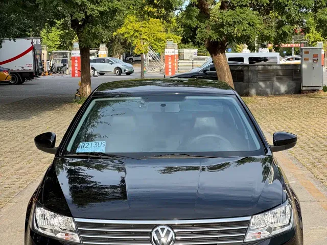 Volkswagen Lavida — Фото автомобиля 2