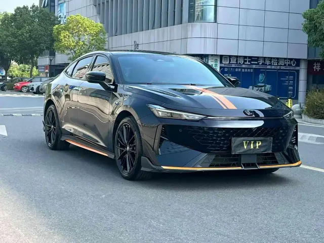 Changan UNI-V — Фото автомобиля 3
