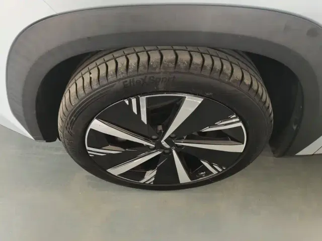 Geely Boyue L — Фото автомобиля 22