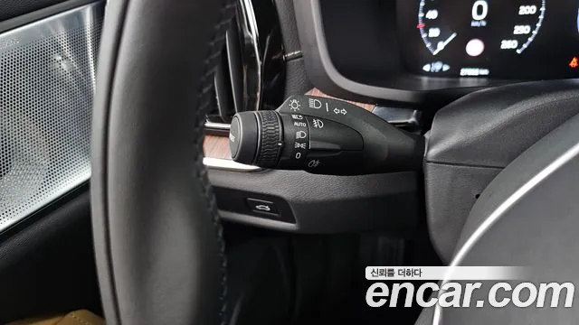 Вольво V60 V60 Cross Country 2 поколение B5 Pro AWD — Фото автомобиля 28