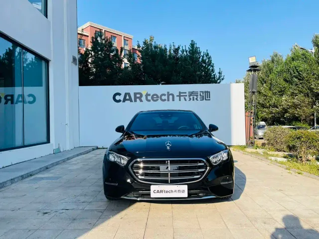 Mercedes-Benz E-Class — Фото автомобиля 2