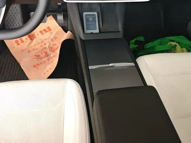 Tesla Model 3 — Фото автомобиля 13