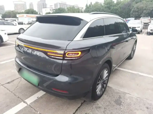 Leapmotor C11 — Фото автомобиля 6