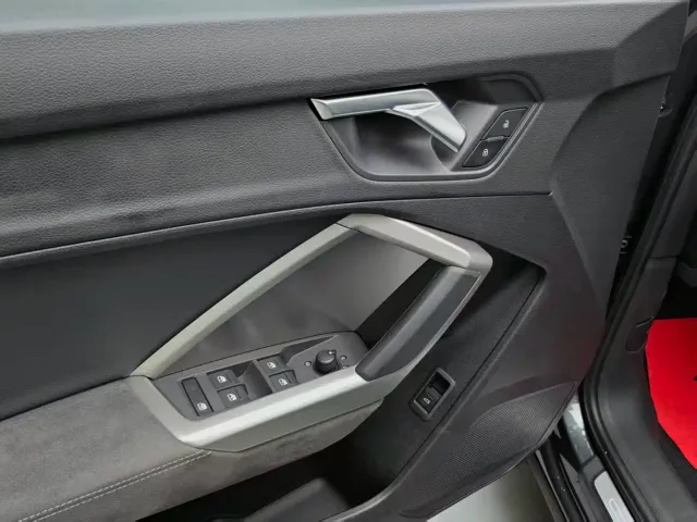 Audi Q3 — Фото автомобиля 9