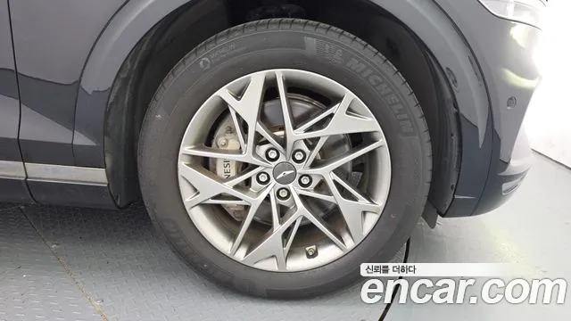 Genesis GV70 — Фото автомобиля 6