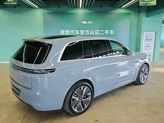 Li Auto L8 — Фото автомобиля 3