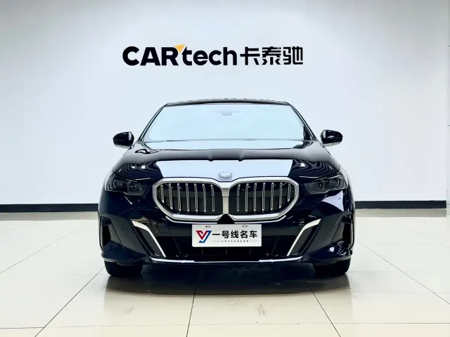 Фотография автомобиля — BMW 5 Series