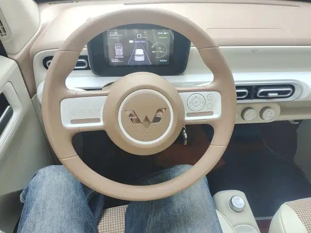 Wuling Hongguang Mini EV — Фото автомобиля 10