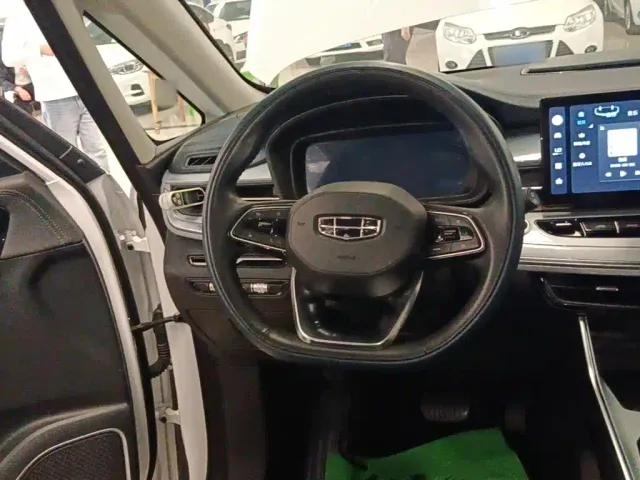 Geely Jiaji — Фото автомобиля 10