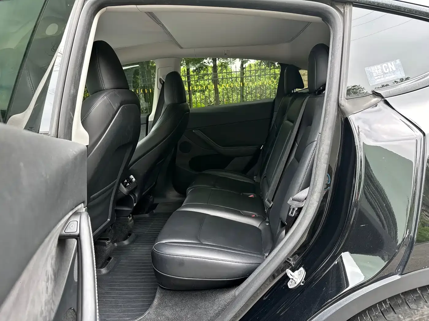 Tesla Model Y 2024 Rear-Wheel Drive Version — Фото автомобиля 6