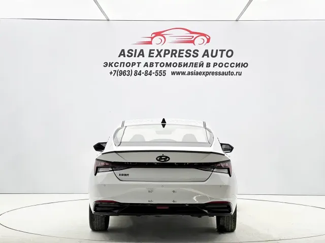 Hyundai Elantra — Фото автомобиля 5