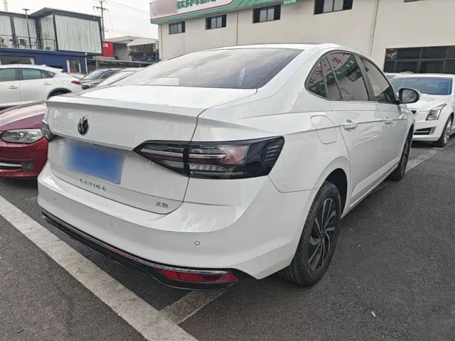 Volkswagen Lavida — Фото автомобиля 6