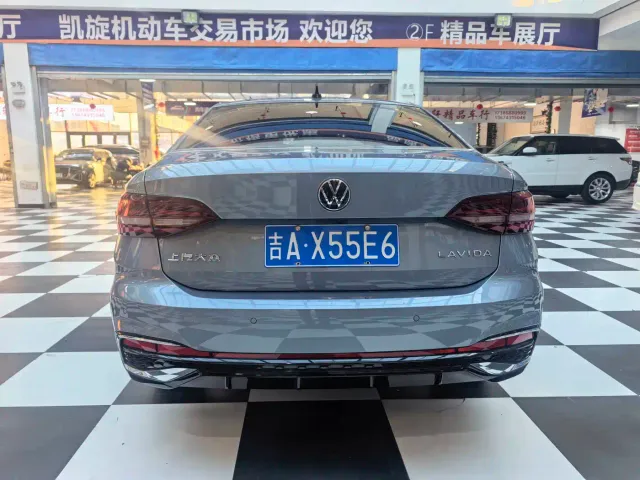 Volkswagen Lavida — Фото автомобиля 5