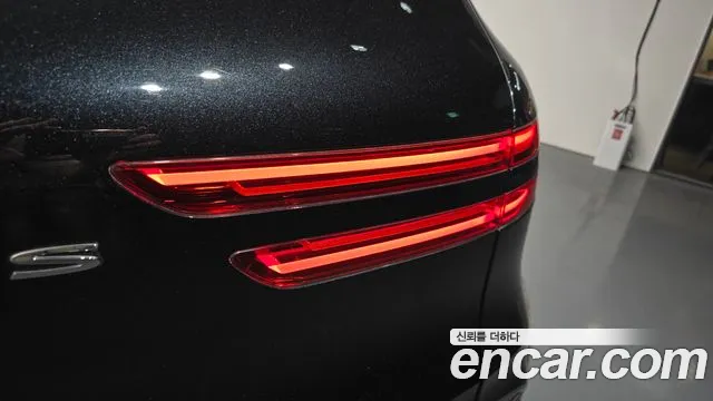 Genesis GV70 — Фото автомобиля 22