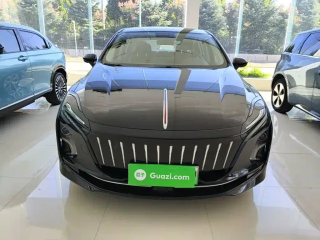 Hongqi E-QM5 — Фото автомобиля 2