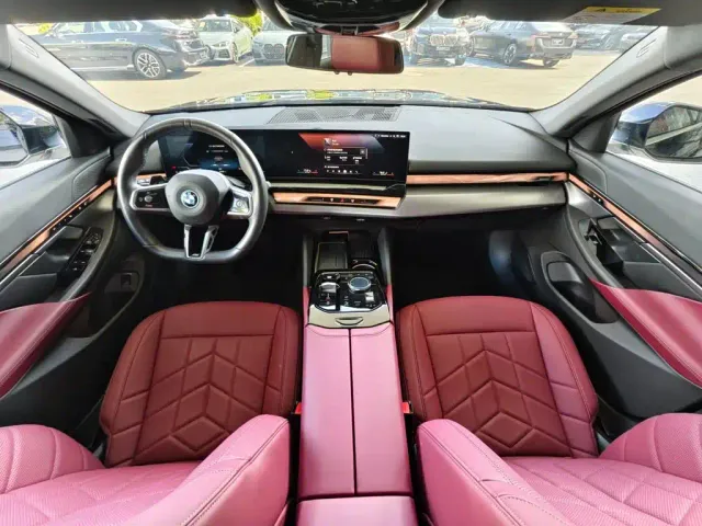 BMW i5 — Фото автомобиля 14
