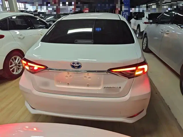 Toyota Corolla — Фото автомобиля 5