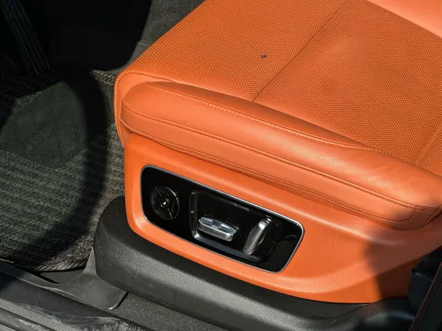 Li Auto L8 — Фото автомобиля 13