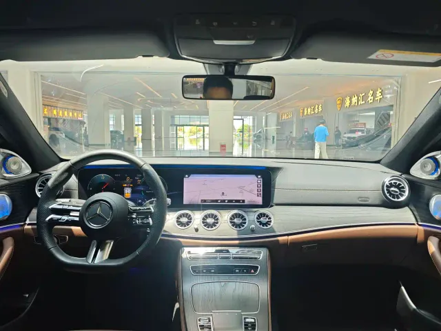 Mercedes-Benz E-Class — Фото автомобиля 10