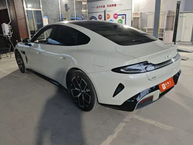 Xiaomi SU7 — Фото автомобиля 6