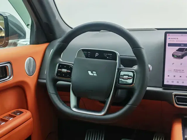 Li Auto L7 — Фото автомобиля 14