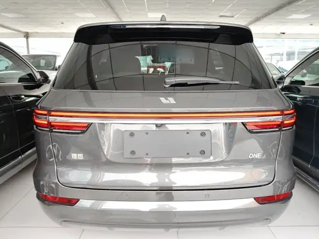 Li Auto ONE — Фото автомобиля 5